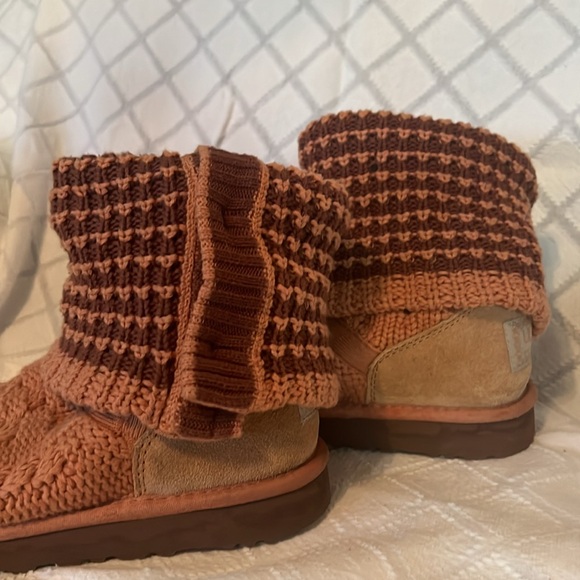 Button up knit uggs - Picture 7 of 7